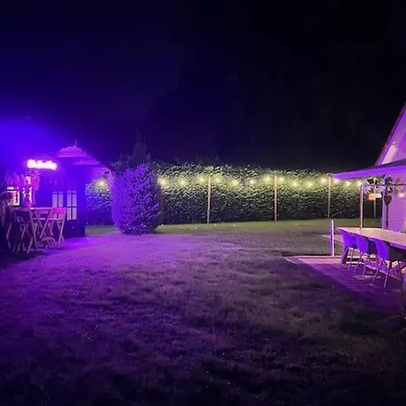 June Rosy Holiday home *