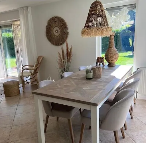 June Rosy Holiday home *